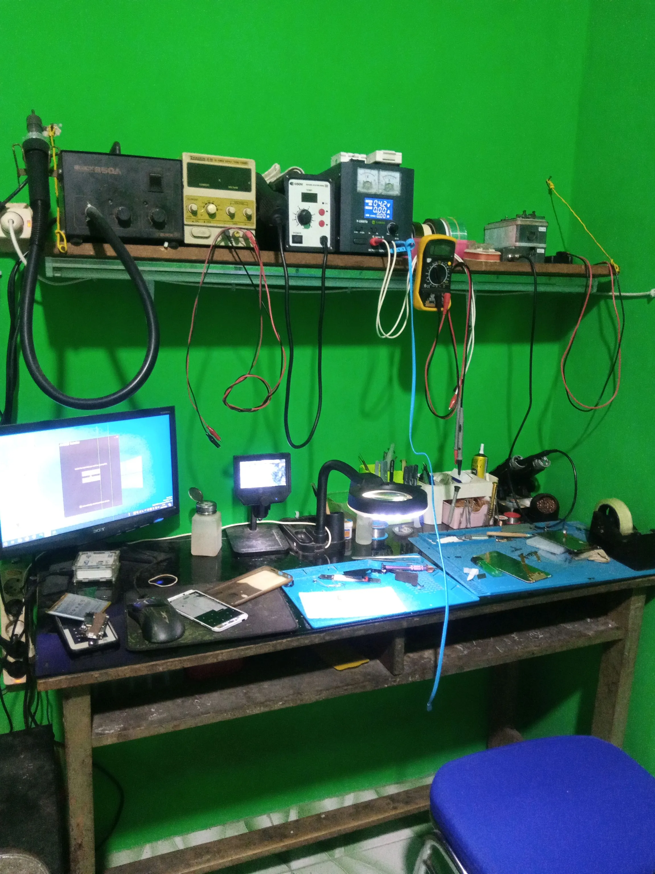 Foto F6 Phone Service